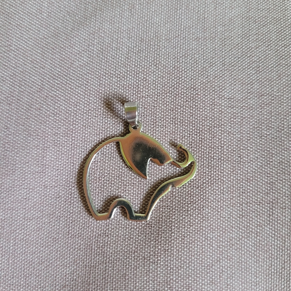 Silver elephant pendant